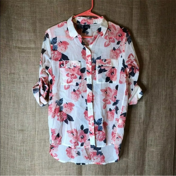 GAP Tops - Gap Boyfriend Fit Button Down Top XS Floral Print